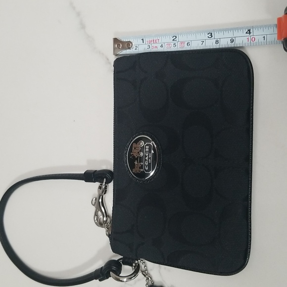 NWOT Coach Black Signature Canvas Wristlet - Picture 8 of 9